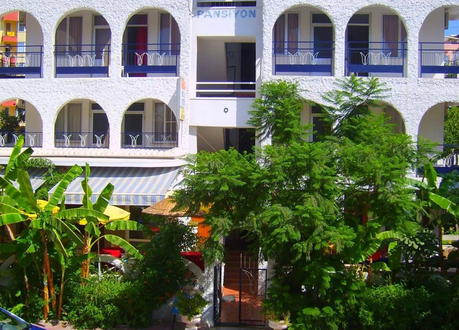 Villa Fortin Pension Kuşadası 2*,